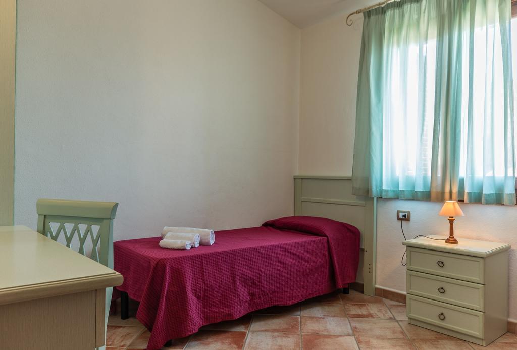 Li Troni Aparthotel Budoni Luaran gambar